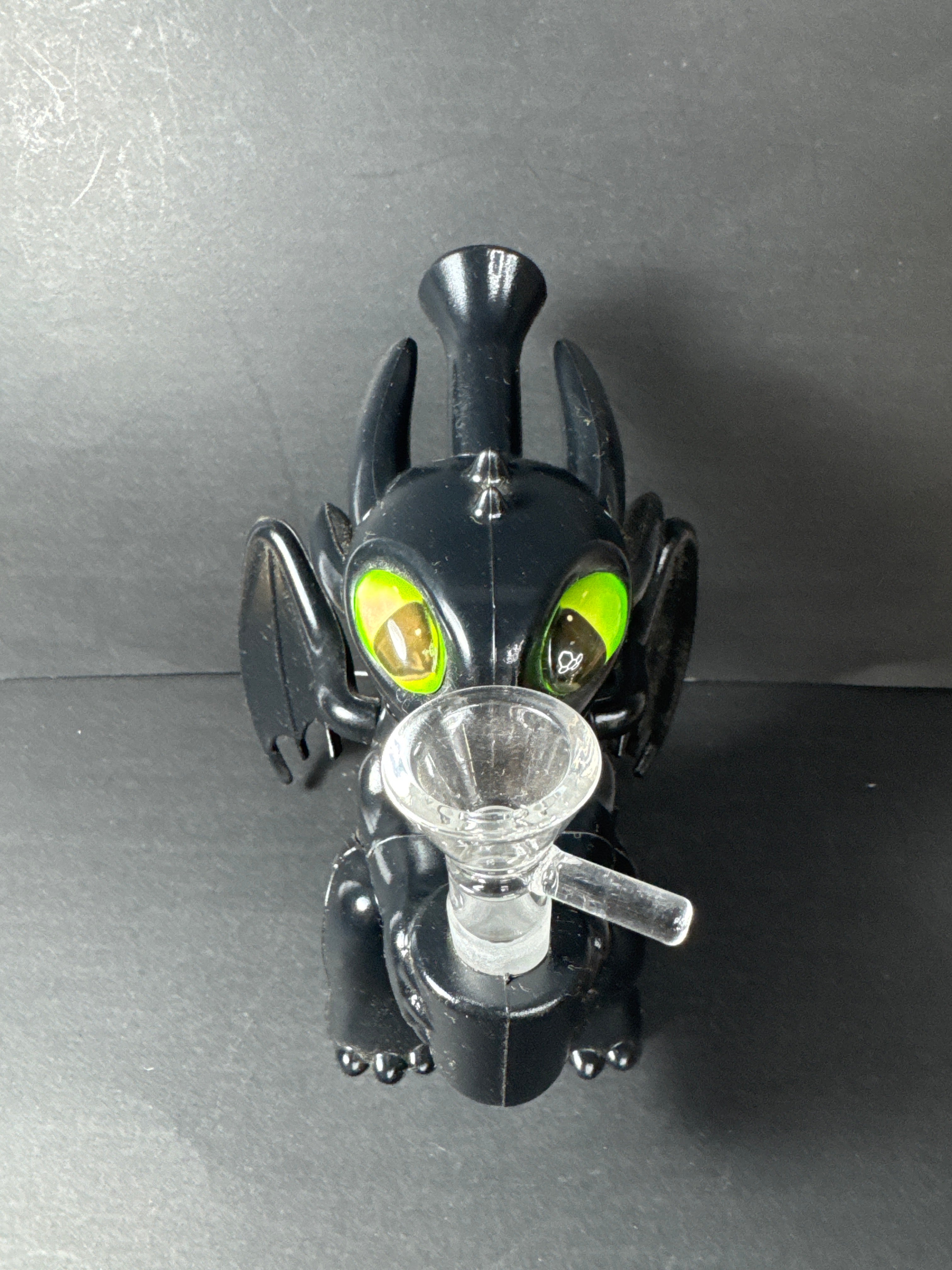 Bong Dragón Negro Chimuelo