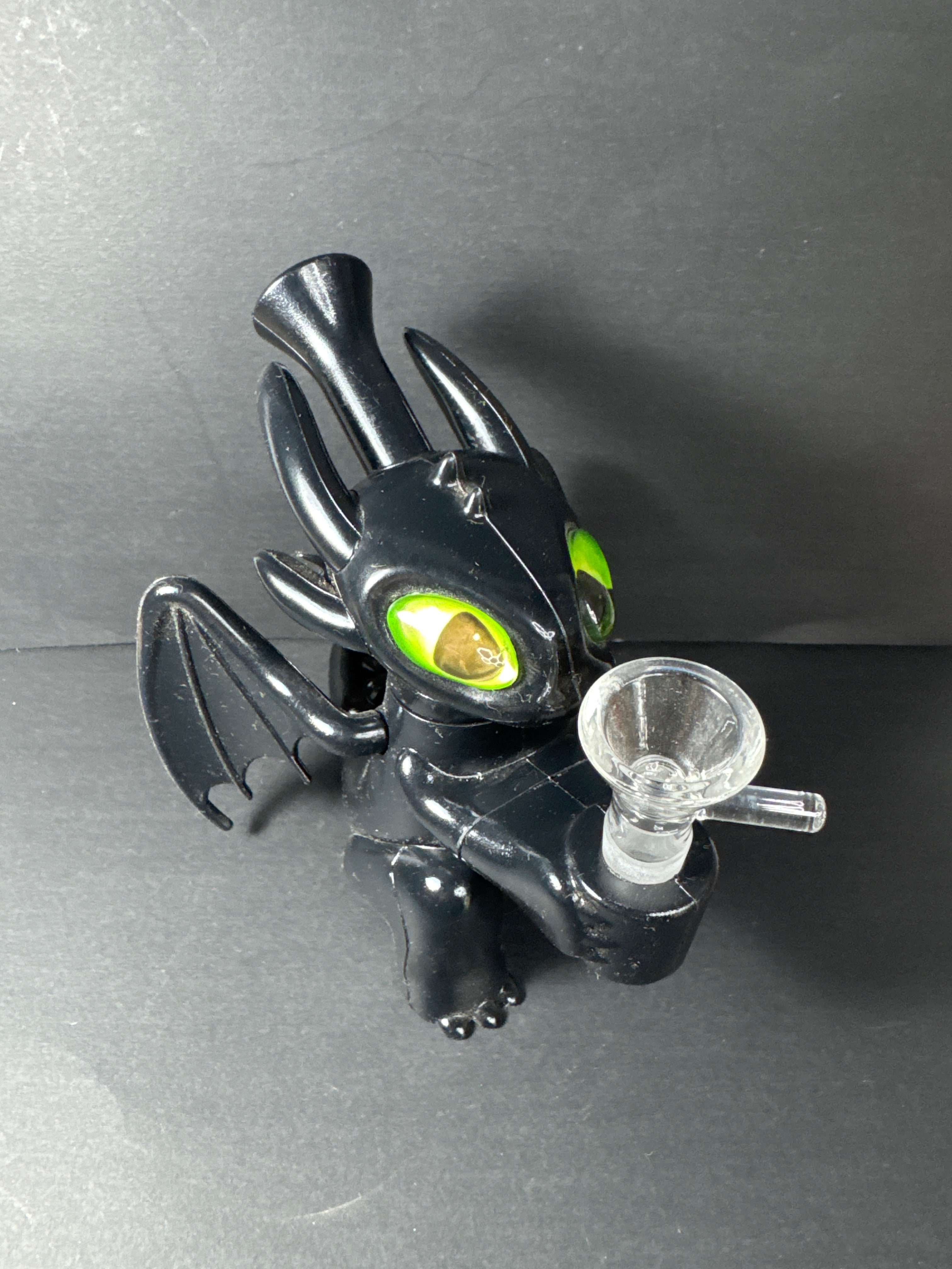 Bong Dragón Negro Chimuelo