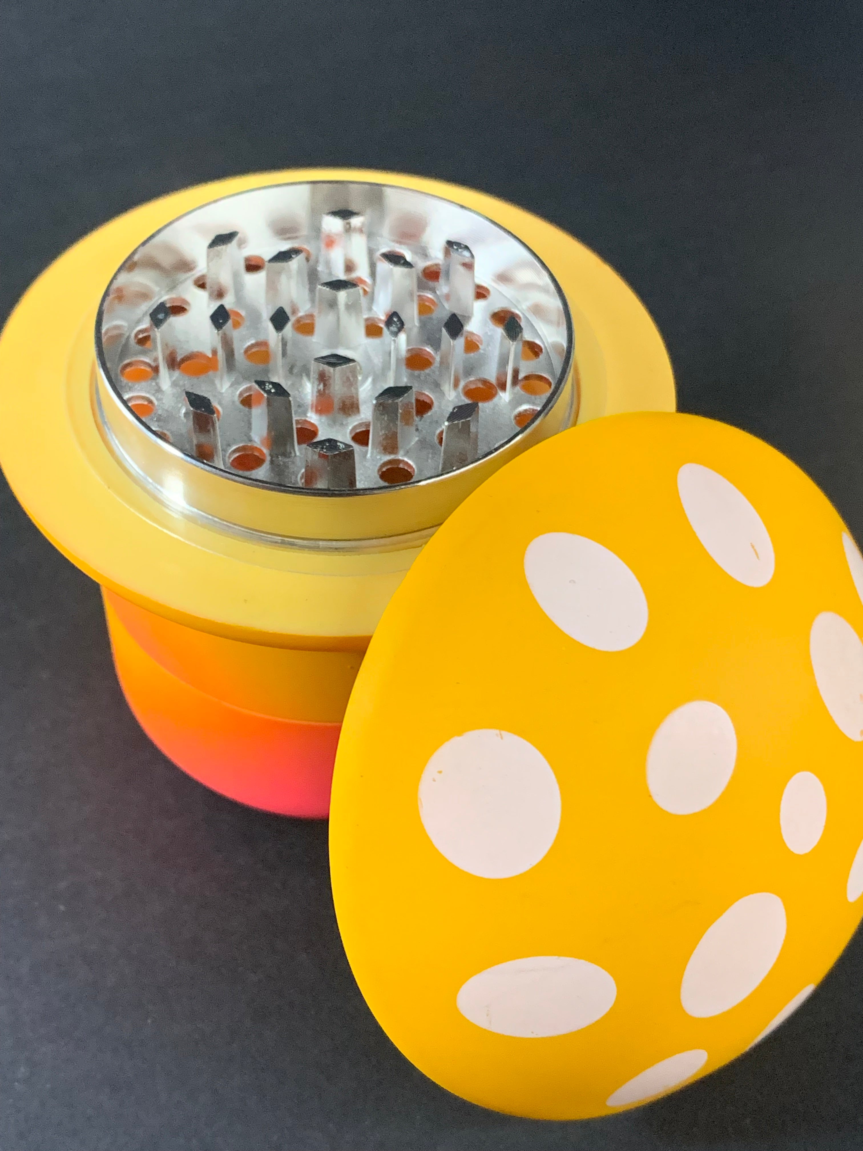 Grinder Metálico Hongo