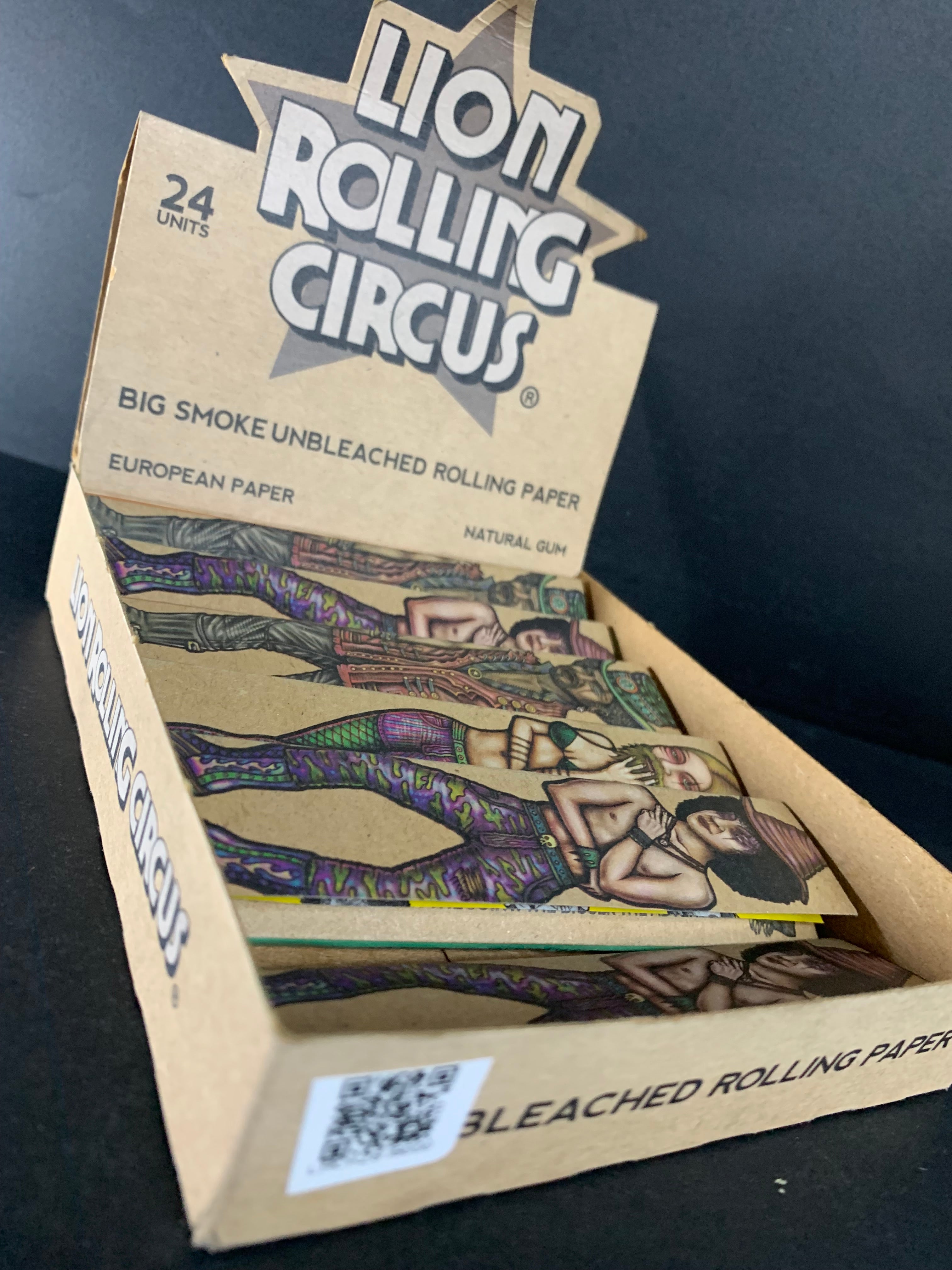 Lion Rollin Circus King Zise